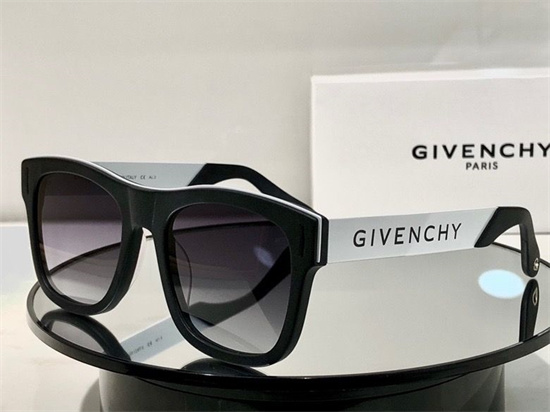 Givenchy Sunglass AAA 050